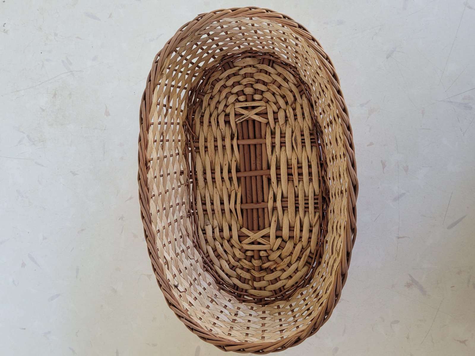 Korb geflochten oval
